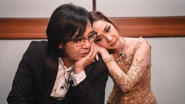 Menangis Di Pelukan Ini 6 Potret Persahabatan Bcl Dan Ari Lasso Hot Liputan6 Com