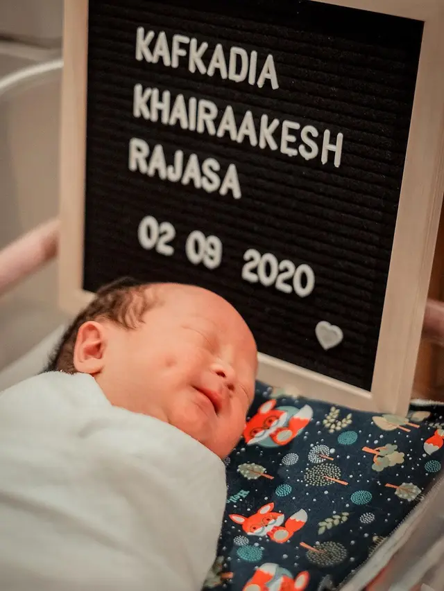 6 Potret Anak Conchita Caroline yang Baru Lahir, Lucu dan Menggemaskan