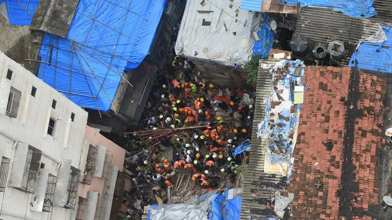 Bangunan Ambruk di India, 40 Orang Tertimbun