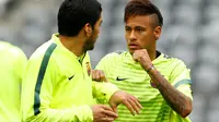Neymar dan Luis Suarez saat latihan terakhir Barcelona jelang lawan Bayern Muenchen (Reuters / Michaela Rehle)