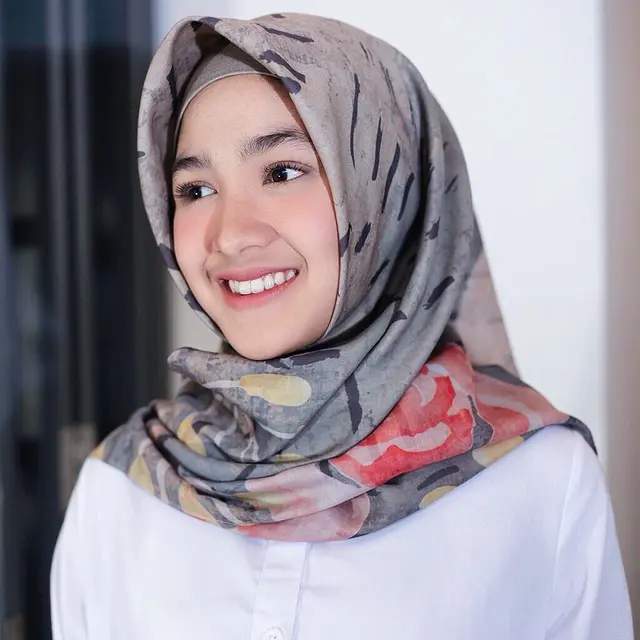 Tuai Pujian Saat Unggah Foto Selfie, Ini 7 Potret Cut Syifa dengan Makeup Natural