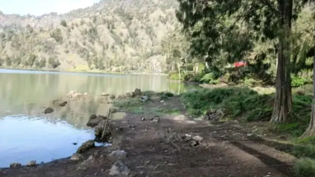 Kawasan Gunung Rinjani Lombok, Nusa Tenggara Barat (NTB) di Mataram, Selasa (9/12/2025).