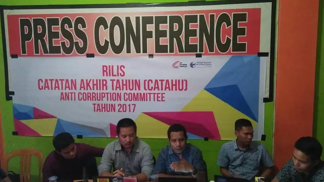 Anti Corruption Committee (ACC) Sulawesi tantang Polda Sulsel dalami keterlibatan oknum Legislator dalam kasus dugaan korupsi pemotongan fee 30 persen dari anggaran sosialisasi lingkup SKPD dan Kecamatan se-Makassar (Liputan6.com/ Eka Hakim)