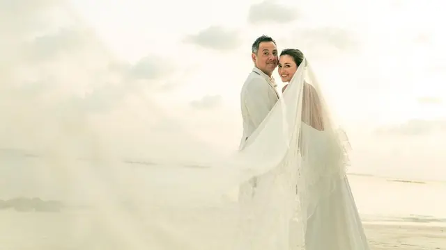 6 Potret Pernikahan Julie Estelle dan David Tjiptobiantoro, Digelar di Maldives