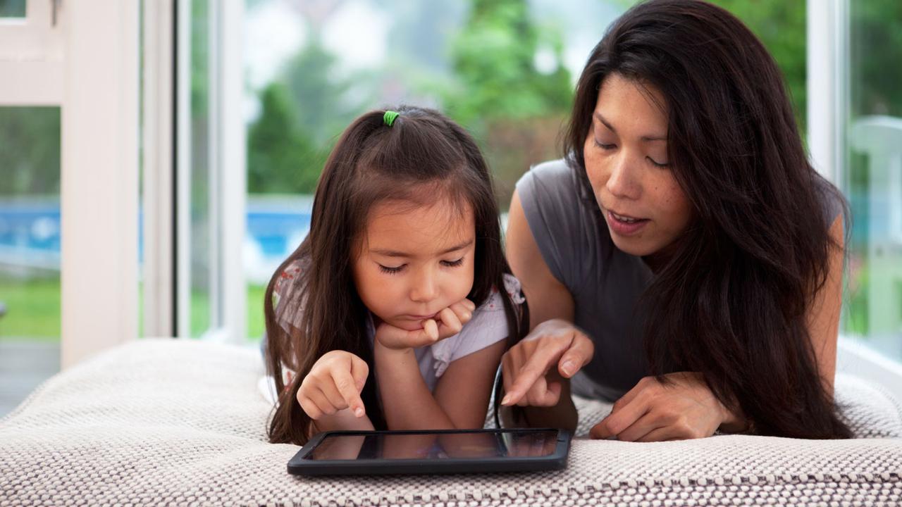 Bentengi Anak dari Kejahatan Dunia Digital