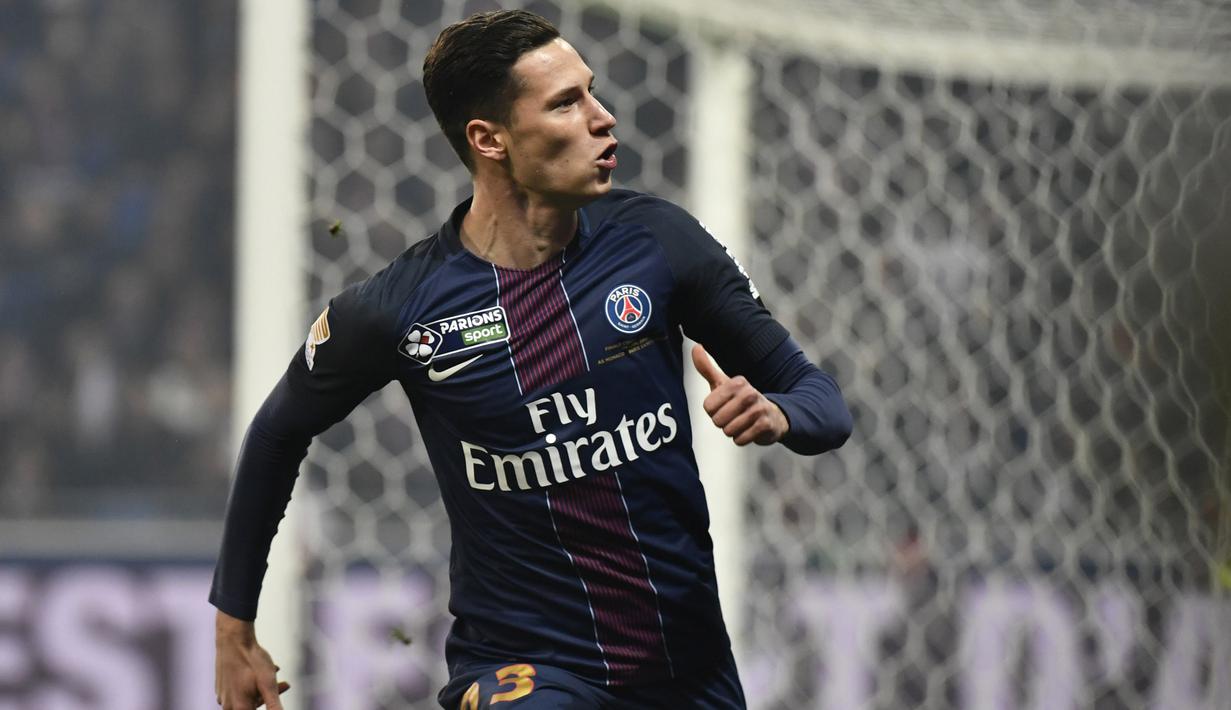 Arsenal dikabarkan tertarik mendatangkan pemain PSG, Julian Draxler. Menurut The Times, PSG memberikan harga sekitar 32 juta pounds untuk pemain asal Jerman tersebut. (AFP/Jeff Pachoud)