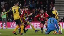 Proses terjadinya gol gelandang Bournemouth, Ryan Fraser ke gawang Arsenal. Gol yang terjadi pada menit ke-58 ini membuat tuan rumah unggul 3-0 atas The Gunners. (Reuters/Matthew Childs)