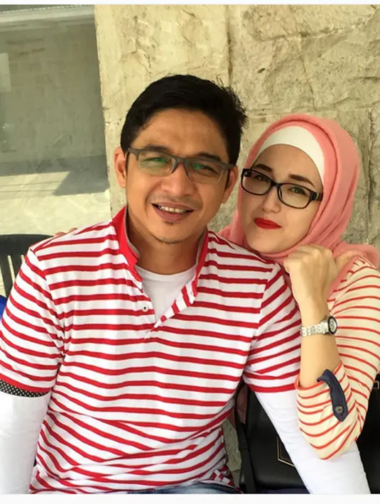 Pasangan ini begitu serasi, banyak doa yang dipanjatkan dari nitizen. Selain sebagai pemimpin amanah, juga menjadi pasangan langgeng.  (Instagram/@adeliapasha)