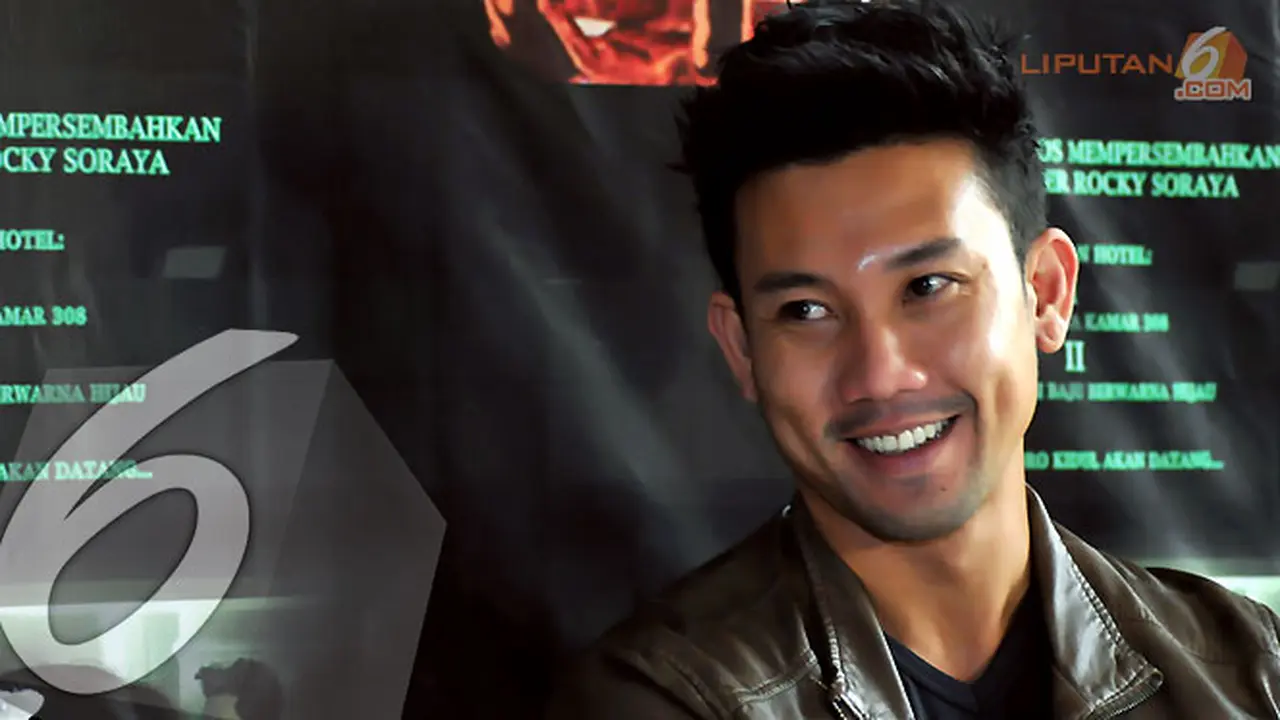 denny-sumargo-senyum-130930c.jpg