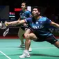 Pebulutangkis ganda campuran Indonesia, Praveen Jordan/Melati Daeva Oktavianti bertanding melawan pebulutangkis ganda campuran China, Feng Yan Zhe/Huang Dong Ping saat laga 32 besar Indonesia Masters 2023 di Istora Senayan, Jakarta, Rabu (25/01/2023). Praveen Jordan/Melati Daeva Oktavianti kalah dua game langsung 17-21, 13-21. (Bola.com/Bagaskara Lazuardi)