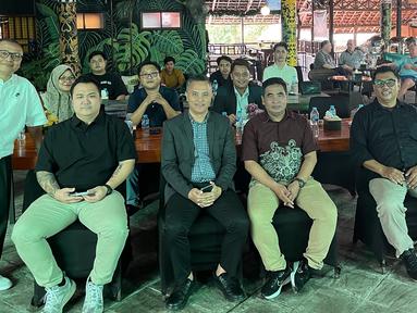 Indonesia Entertainment Group (IEG) selaku pihak yang ditunjuk oleh Grup Surya Citra Media (SCM) untuk mengelola kegiatan nonton bersama (nobar) resmi dari berbagai pertandingan olahraga nasional maupun internasional, kembali menggelar kegiatan sosialisasi di Batam sebagai bagian dari rangkaian roadshow nasional musim kompetisi 2026/2027. (Foto: Dok. IEG)