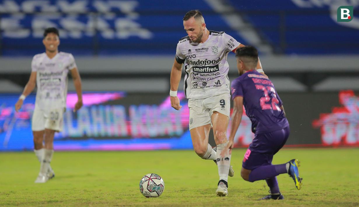 Dalam pertandingan melawan Persik Kediri, Spaso menyumbang satu gol dari kemenangan 3-1 yang diraih Bali United. (Bola.com/M Iqbal Ichsan)