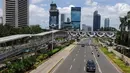 Penampakan jembatan penyeberangan orang (JPO) Dukuh Atas di Jalan Jenderal Sudirman, Jakarta, Jumat (4/1). Proses relokasi JPO Dukuh Atas tersebut telah dimulai sejak September 2018. (Liputan6.com/Herman Zakharia)