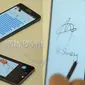 S-Pen pada Samsung GALAXY Note 4 lebih sensitif sehingga sensasi menulis dengan S-Pen semakin mirip dengan menulis di atas kertas.