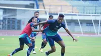 BRI Liga 1: Pelatih Persib Puji Beckham Putra Selalu Main Bagus, tapi...