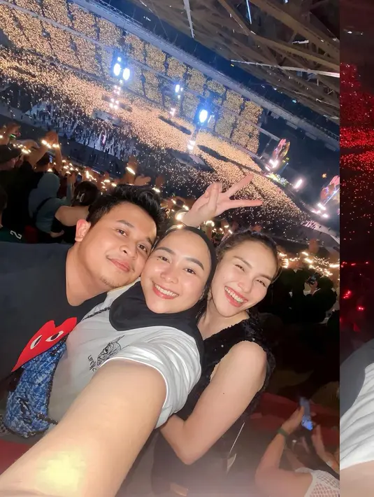 Tak sendiri, ia datang ditemani adiknya, Syifa dan suaminya, Nanda untuk seru-seruan. [Instagram.com/ayutingting92]