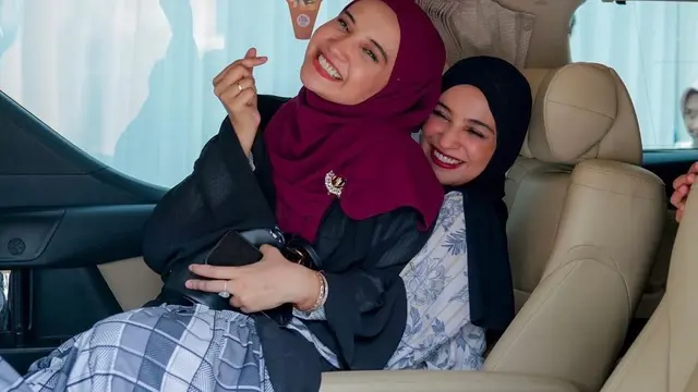 8 Potret Kompak Zaskia dan Shireen Sungkar, Selalu Saling Telepon Tiap Pagi