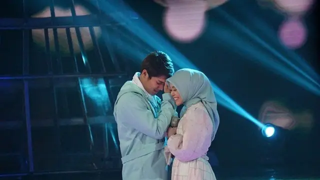 7 Potret Lesty Kejora dan Rizky Billar di Panggung HUT SCTV Ke-30, Curi Perhatian