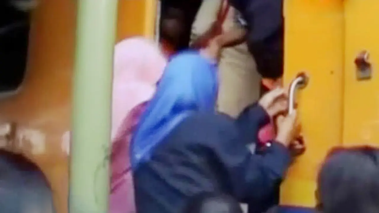 Arus Balik di Stasiun Serang Banten Mulai Padat
