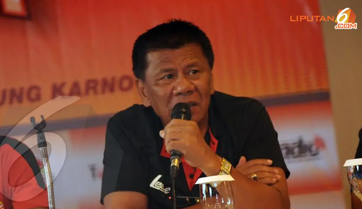 Meski belum bisa tampil 100 persen, namun Pelatih Persija, Benny Dollo yakin anak-anak asuhnya mampu menekuk dua tim asing dari Malaysia dan Thailand serta Arema Cronus (Liputan6.com/Helmi Fithriansyah)
