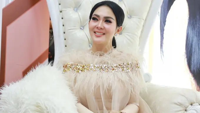 [Bintang] Ramai Peminat, Tiket Early Bird Konser Syahrini Laris Manis