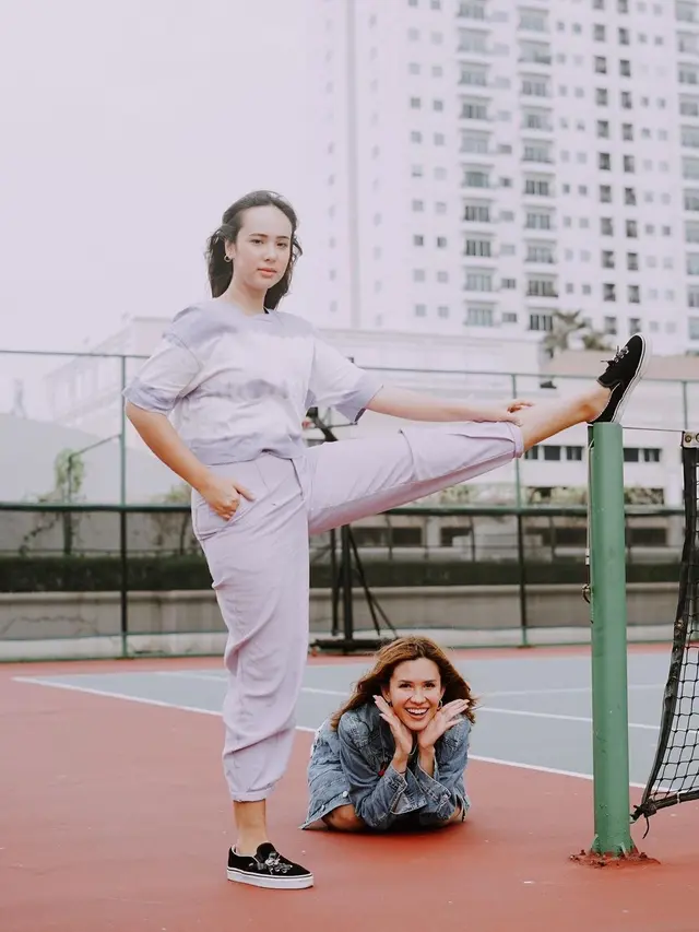 Michelle Joan dan Pamela Bowie
