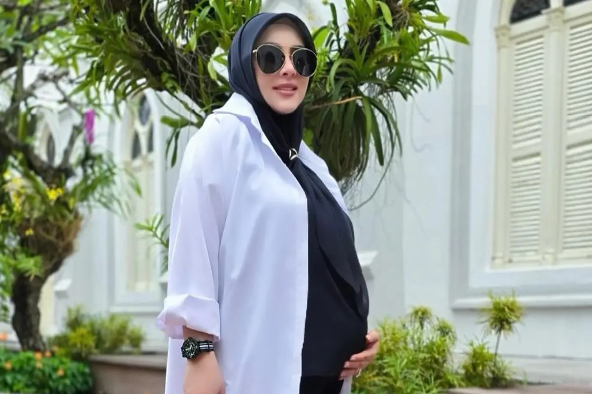 Syahrini di usia kehamilan 31 minggu (Instagram/princessyahrini)