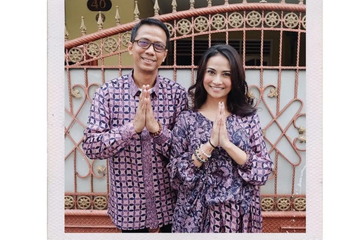 Tak Tahu Anaknya Menikah, Ini 5 Momen Mesra Vanessa Angel Bareng Ayah