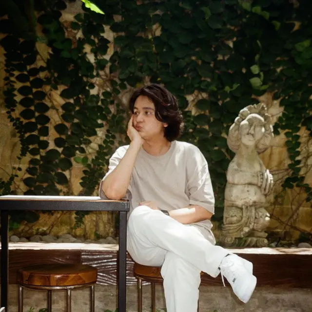 6 Potret Transformasi Esa Sigit 'Heart Series' Bikin Pangling, Kini Berambut Gondrong