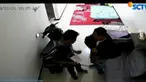 Pencuri tanpa tergesa gesa menyisir rumah milik Lambok Siringgo Ringgo yang ditinggal berlibur.