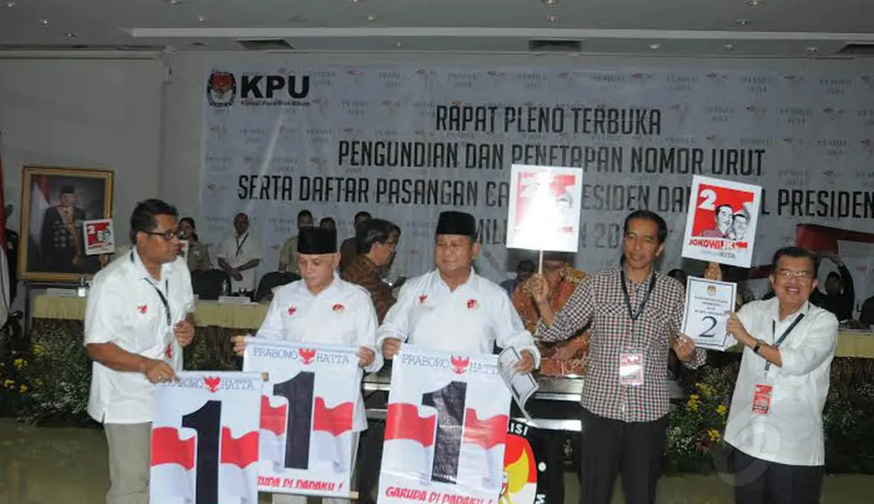  Prabowo dan Hatta Radjasa mendapatkan Nomor 1, sedangkan Jokowi dan JK Nomor 2 (Liputan6.com/Herman Zakharia)