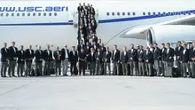 Pemain Timnas Iran berpose di Bandara Antalya, Turki, sebelum terbang ke Meksiko untuk mengikuti Piala Dunia FIFA 2026 pada 6 Juni 2026. Pada hari yang sama, Iran memprotes Amerika Serikat karena menolak visa bagi sejumlah staf pendukung tim. (Handout / Iran Football Federation Press Office / AFP)