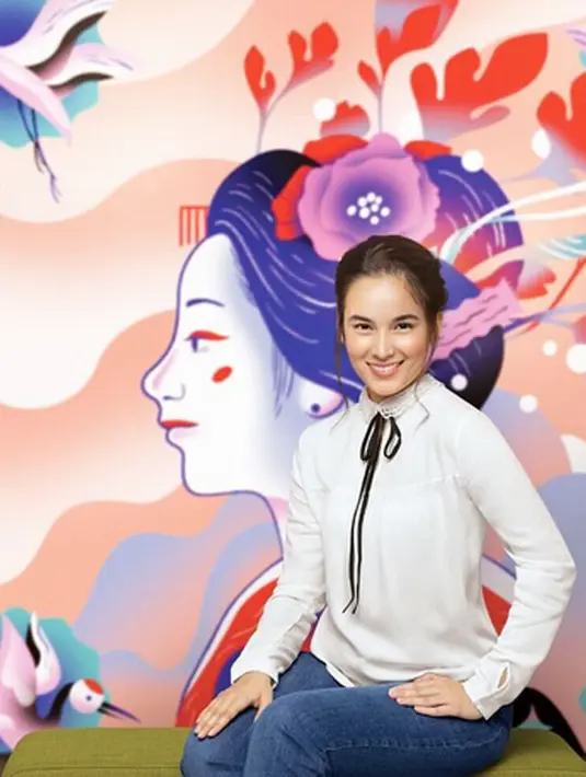 “Jadi aku seminggu benar-benar ada di sana, dan memang ini cita-cita kita untuk mengembangkan pendidikan di Indonesia," tambahnya. (Instagram/chelseaislan)