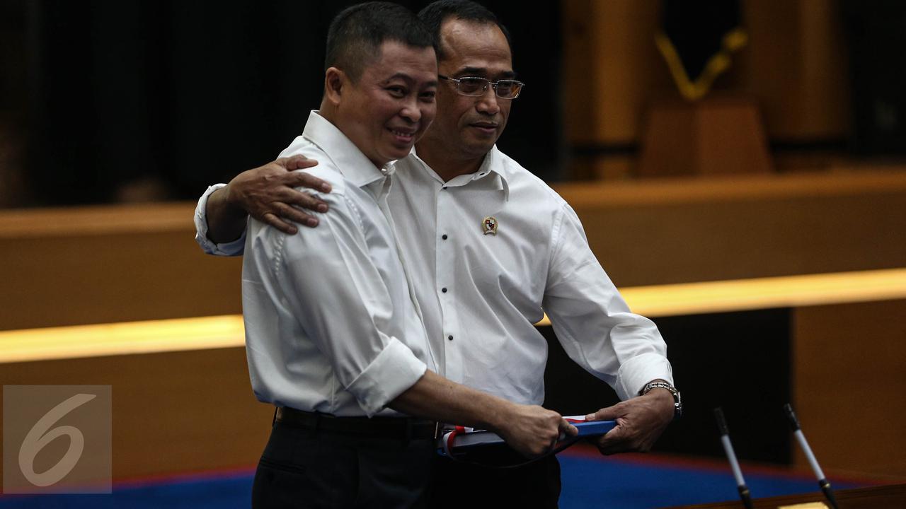 20160728-Ignasius Jonan Serahkan Jabatan Menteri Perhubungan ke Budi Karya-Jakarta