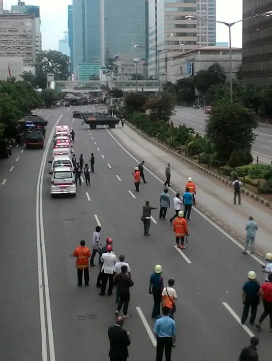 Dilansir dari CNN, ISIS baru saja menyatakan jika mereka bertanggung jawab atas ledakan bom yang terjadi di Sarinah pagi hari ini. Gerakan amaliah ISIS Indonesia, 2 orang teridentifikasi. (Fathan Rangkuti/Bintang.com)