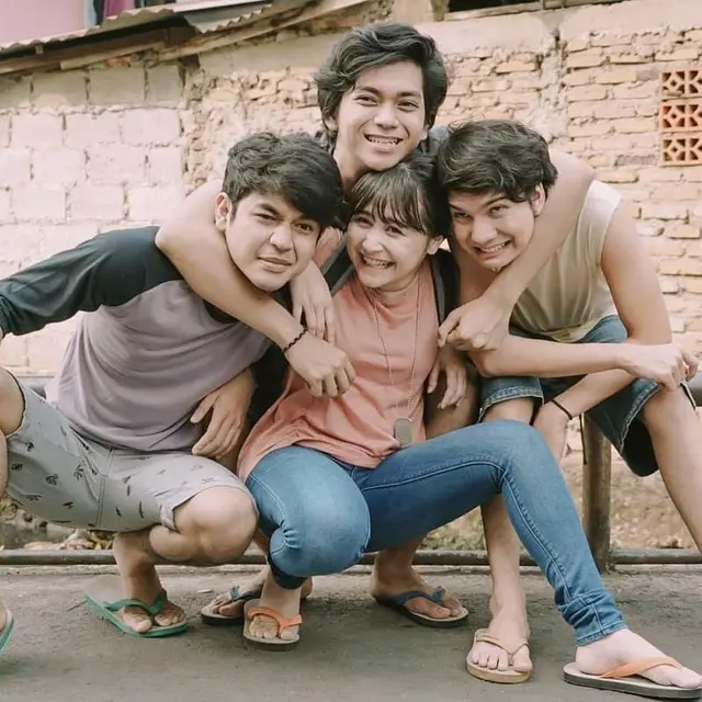 7 Potret Kebersamaan Prilly Latuconsina dan Pemain Get Married, Seperti Keluarga