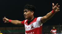 Pemain serbabisa Madura United, Alfath Faathier. (Bola.com/Aditya Wany)