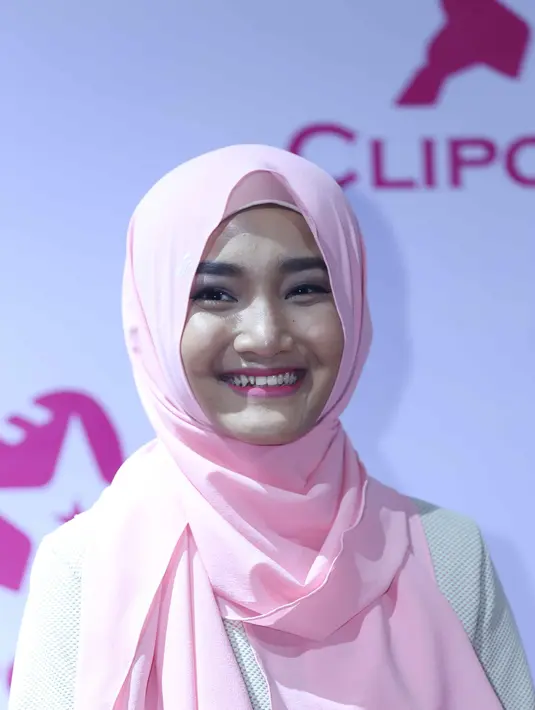 "Mau enggak mau korbankan kuliah. Aku kejar kulianhya lumayan keras dibandingkan yang lain," aku Fatin Shidqia Lubis di kawasan SCBD, Jakarta Selatan, Kamis (21/1/2016). (Nurwahyunan/Bintang.com)