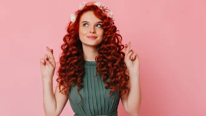 Ilustrasi rambut berwarna/freepik.com/lookstudio