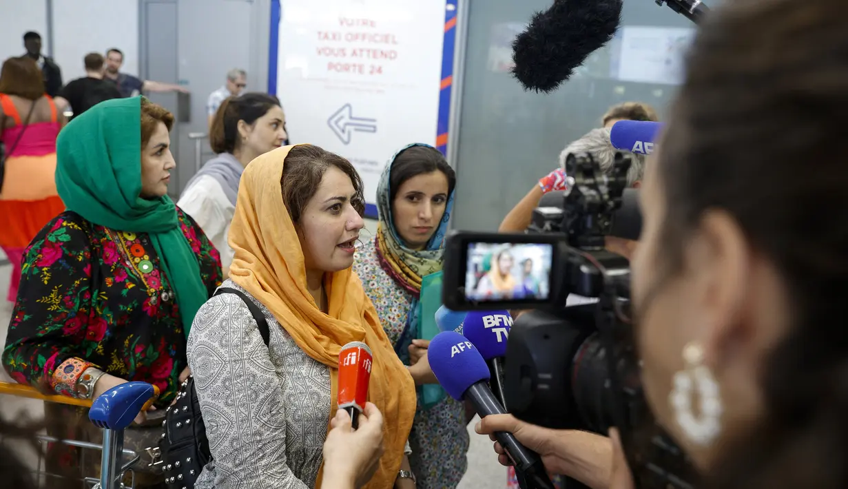 Kepala otoritas imigrasi Prancis, Didier Leschi juga mengatakan evakuasi semacam itu kemungkinan besar akan terulang kembali pada perempuan Afghanistan lainnya yang memiliki profil serupa. (Geoffroy VAN DER HASSELT / AFP)