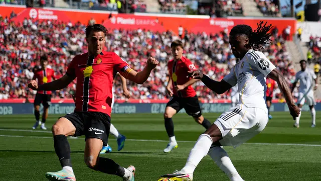 Aksi Eduardo Camavinga (kanan) di laga Mallorca vs Real Madrid di pekan ke-30 Liga Spanyol 2025/2026 di Iberostar Stadium, Sabtu (04/04/2026).