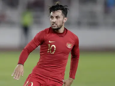 Gelandang Timnas Indonesia, Stefano Lilipaly, saat melawan Malaysia pada laga kualifikasi Piala Dunia 2022 di SUGBK, Jakarta, Kamis (5/9). Indonesia takluk 2-3 dari Malaysia. (Bola.com/M Iqbal Ichsan)