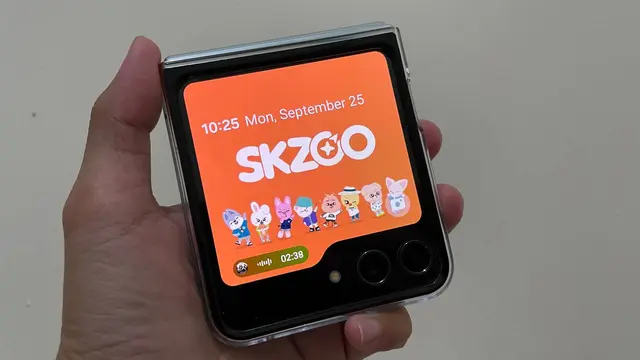 Personalisasi tampilan wallpaper cover screen dengan Flipsuit Case
