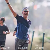 Simak outfit yang dipilih Daniel Mananta untuk marathon virtual 42 km (Foto: instagram/vjdaniel)