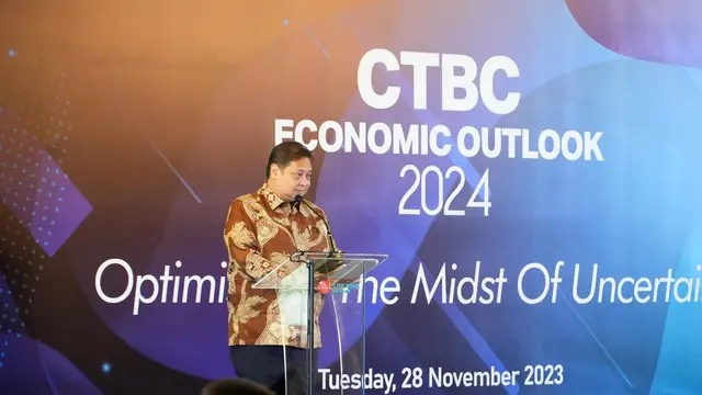 Menteri Koordinator Bidang Perekonomian Airlangga Hartarto dalam acara CTBC Economic Outlook 2024 bertema ‘Optimism in the Midst of Uncertainty’ di Jakarta, Selasa (28/11/2023). (Dok Kemenko Perekonomian)