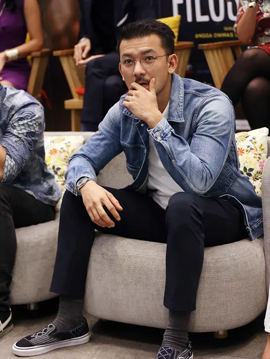 "Iya nih, sekarang kalau pulang ke rumah ada mainan baru gitu, jadi kangen terus," pungkas Rio Dewanto.   (Nurwahyunan/Bintang.com)