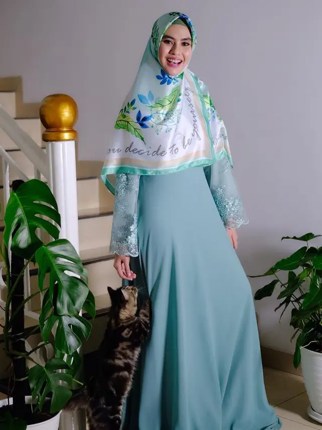 6 Potret Rumah Kartika Putri, Konsep Elegan dengan Nuansa Putih