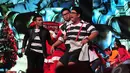 Ricky Cuaca, Judika dan Rafael Smash saat memeriahkan panggung musikal bertajuk "Harmoni Hadiah Terindah" di Studio 6 SCTV, Jumat (12/12/2014). (Liputan6.com/Johan Tallo)