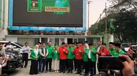Pimpinan Partai Persatuan Pembangunan (PPP) menyambut kedatangan PDI Perjuangan dan jajarannya di Kantor DPP PPP, Jalan Diponegoro Nomor 60, Jakarta Pusat, Senin (29/5/2023). (Liputan6.com/Jeniati Artauli Tampubolon)