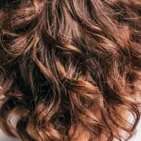 Rambut rontok di usia 40-an bukan menjadi penghalang untuk tampil percaya diri (Foto: Paul Siewert/Unsplash)
